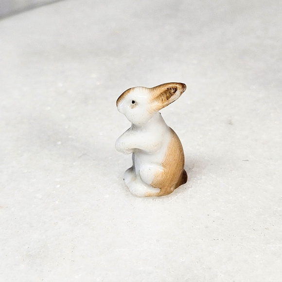 Vintage Miniature Bunny Rabbit Bone China  1/2 in Germany? Hand Painted - Picture 3 of 6